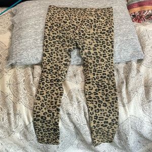 Stretchy, cheetah leggings thermal